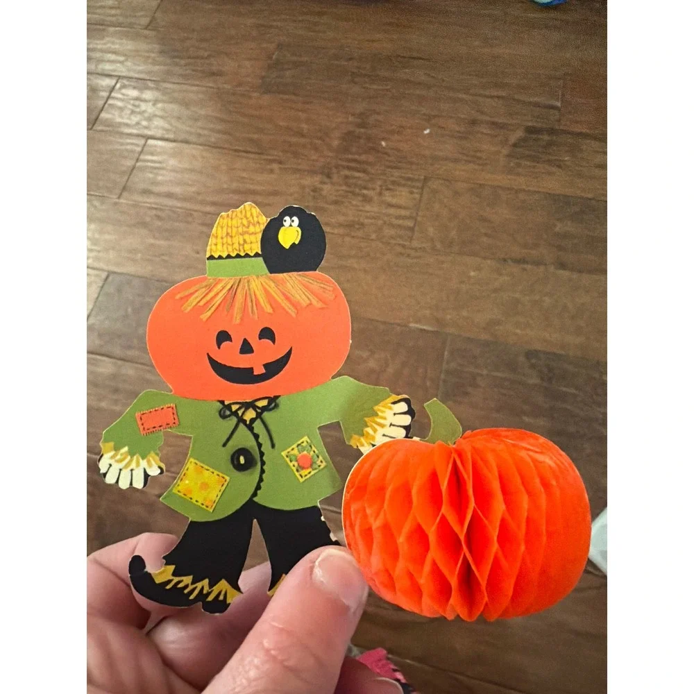 Vintage Hallmark Halloween Scarecrow Die Cut Card 3D Honeycomb Pumpkin 30HPF 4-4